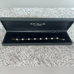 Fresh water Pearl and 14K yellow gold bracelet